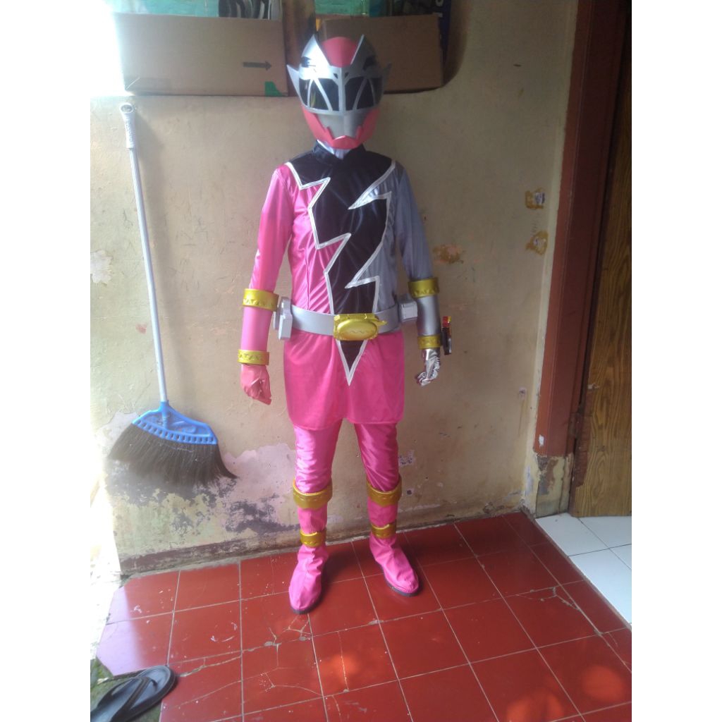 power ranger ryusoulger pink