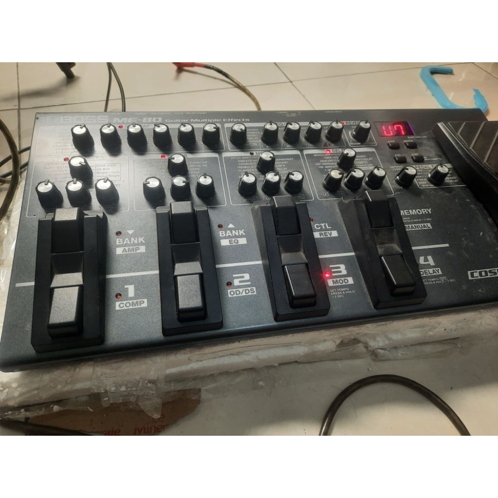 efek gitar second boss me80