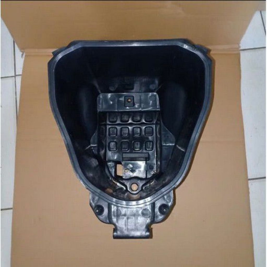 box/bok bagasi helm bawah jok motor honda revo lama lancip