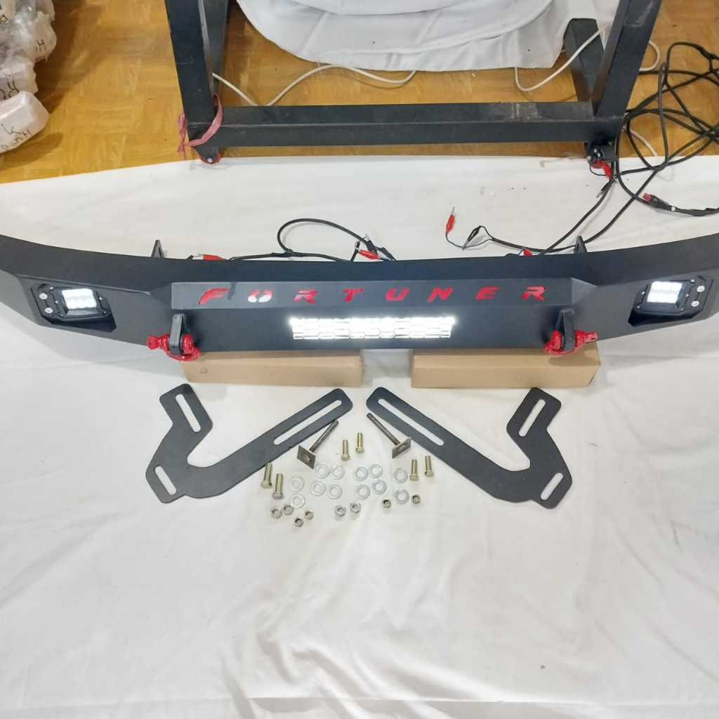 Tanduk Towing Depan Mobil Fortuner 2024 - 2025 Emboss