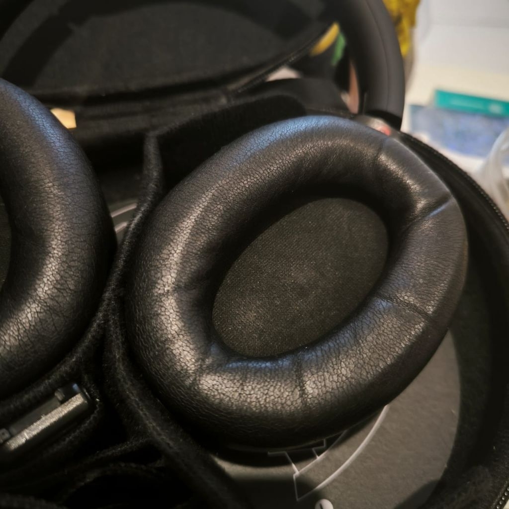 Headphone Sony WH-1000XM4 second