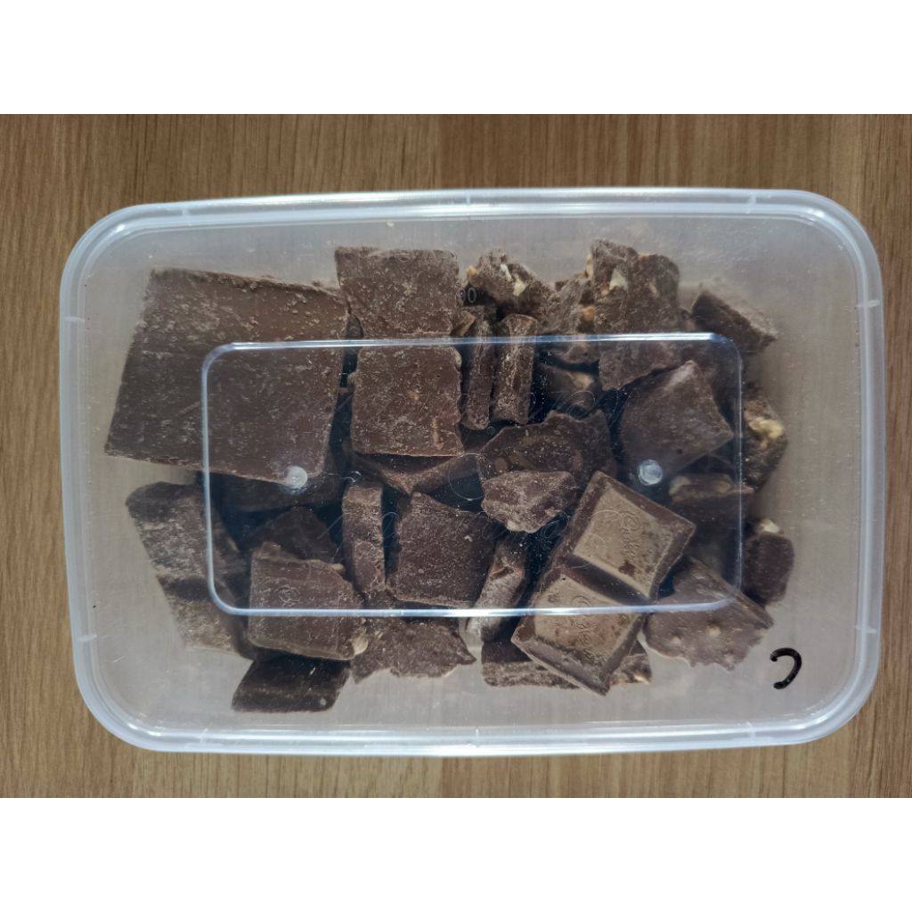 Coklat murah/Patahan Cadbury/coklat enak/Cemilan murah 250 gram