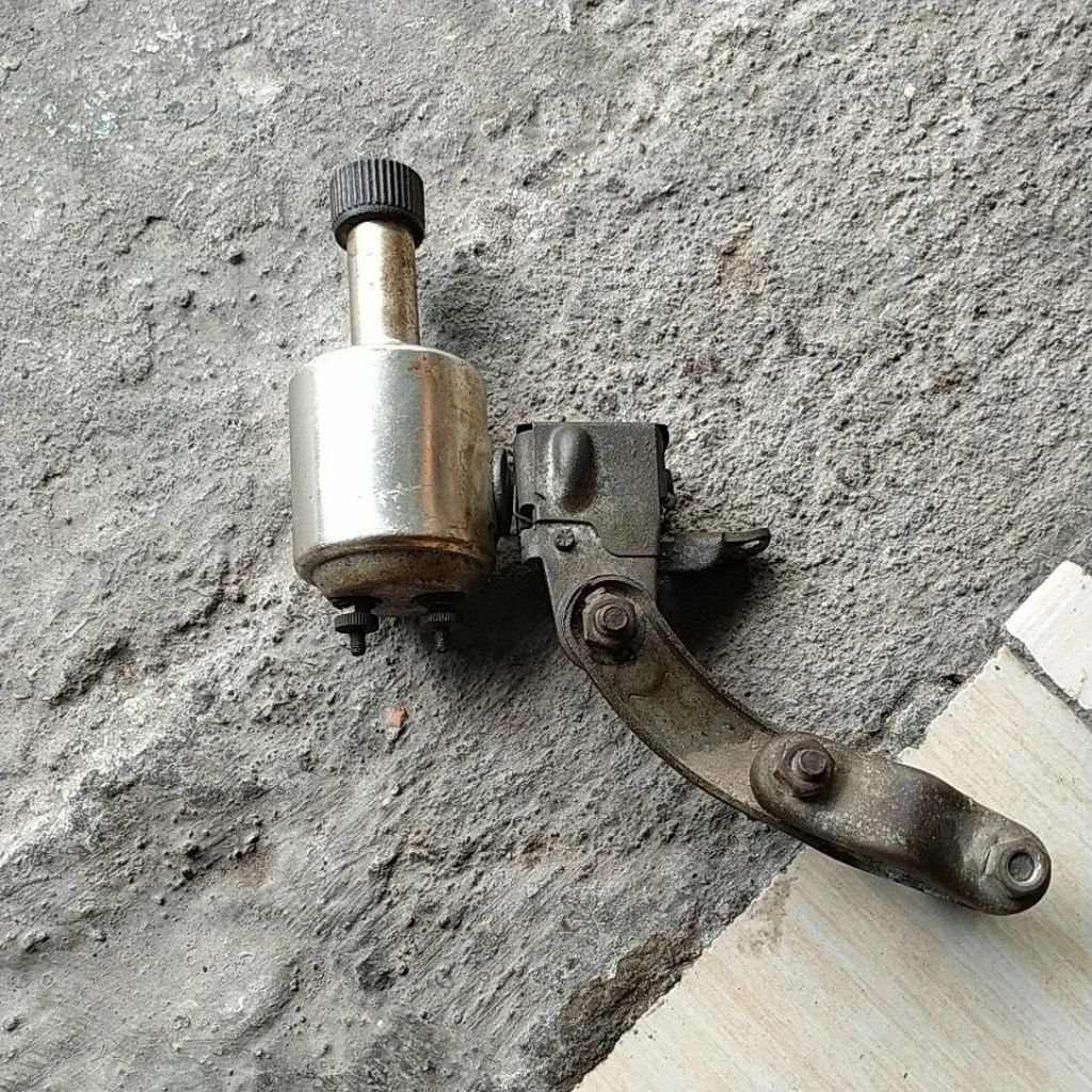 dinamo kecil sepeda onthel tua