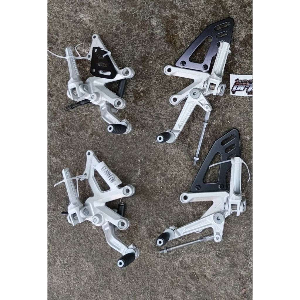 Footstep depan Aprilia Rsv4 Original copotan