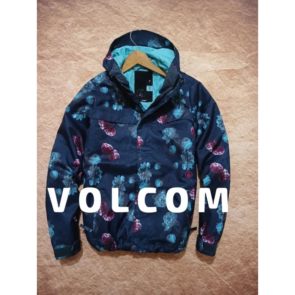 jaket outdoor VOLCOM bahan tebal recomend bekas/second/preloved