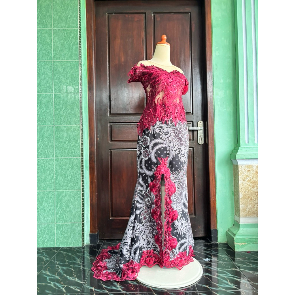 kebaya wisuda 1 set + kamisol