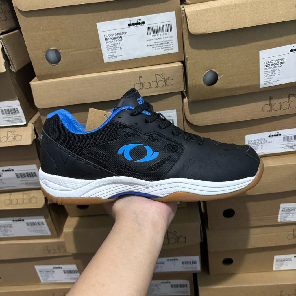 (size 39) SEPATU ASTEC JIN BADMINTON BLACK