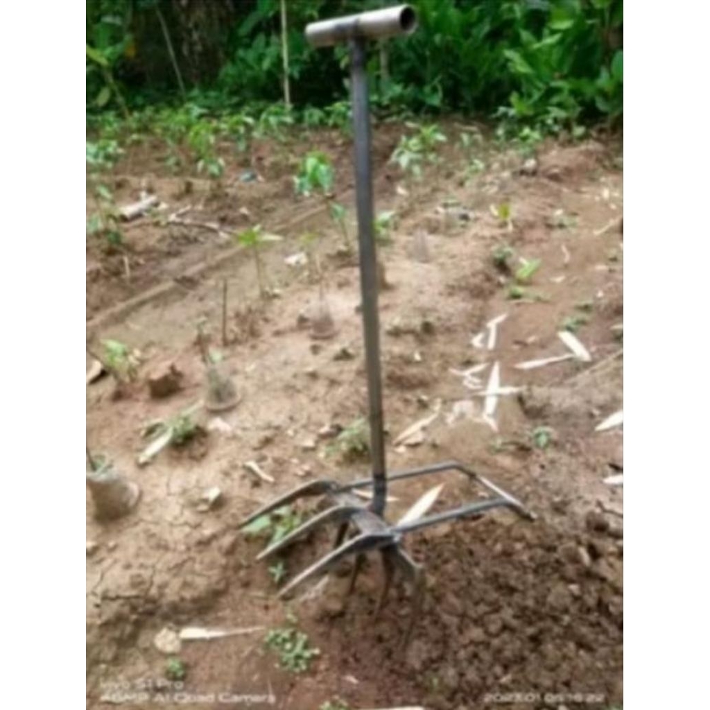 CANGKUL GARPU BESI MODEREN