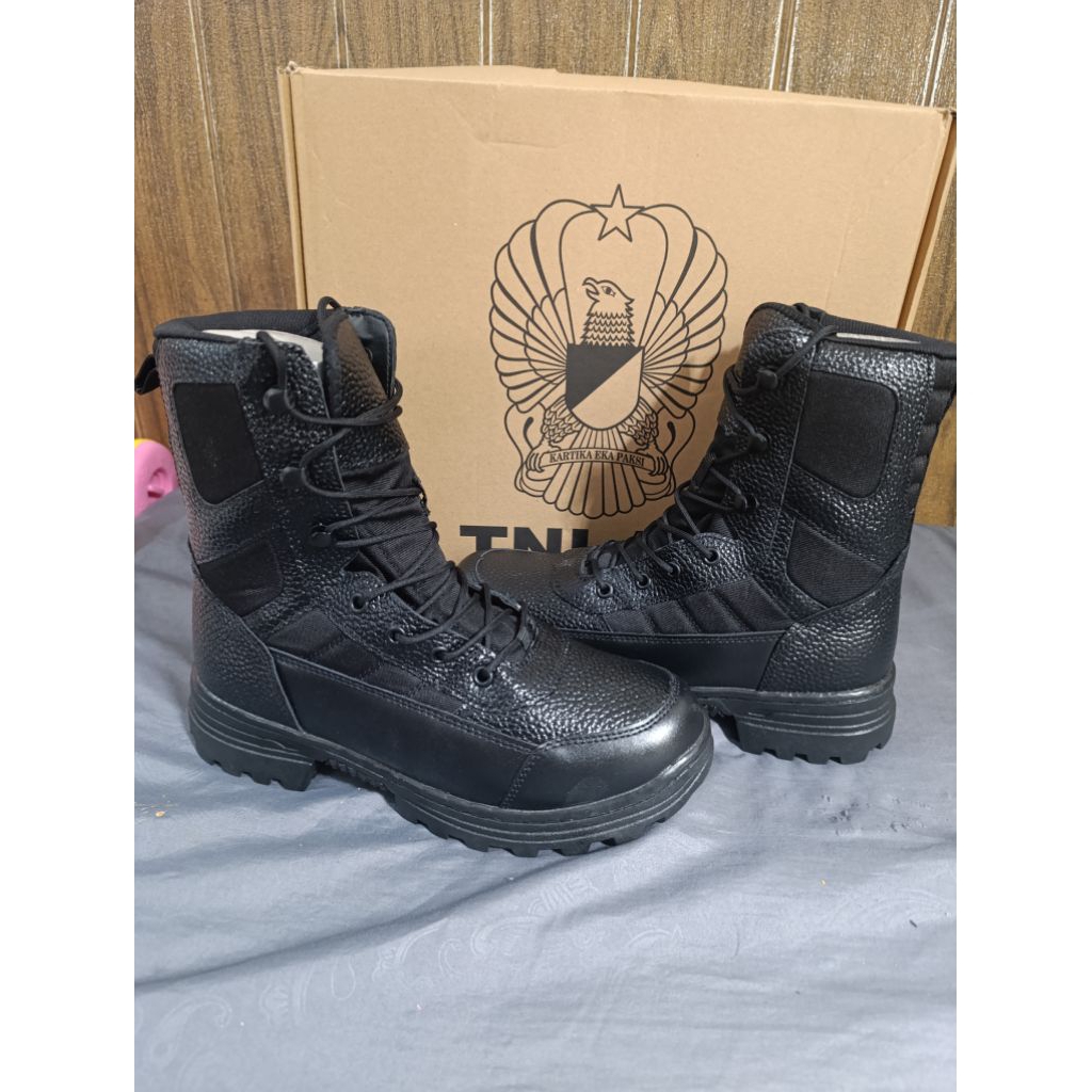 Sepatu PDL pembagian jatah TNI-AD