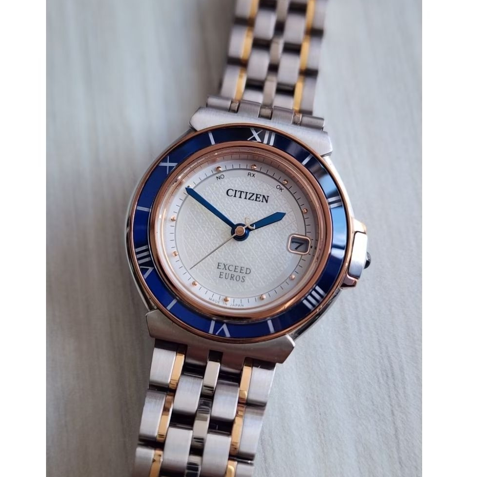 Citizen Exceed Euros Ladies Eco Drive Radio Controlled ES1035-52A Bezel Sapphire Crystal Ring On Top