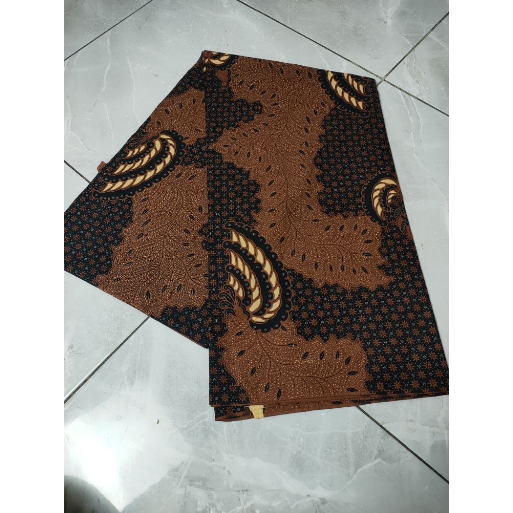 Jarik batik motif truntum buntal sogan solo