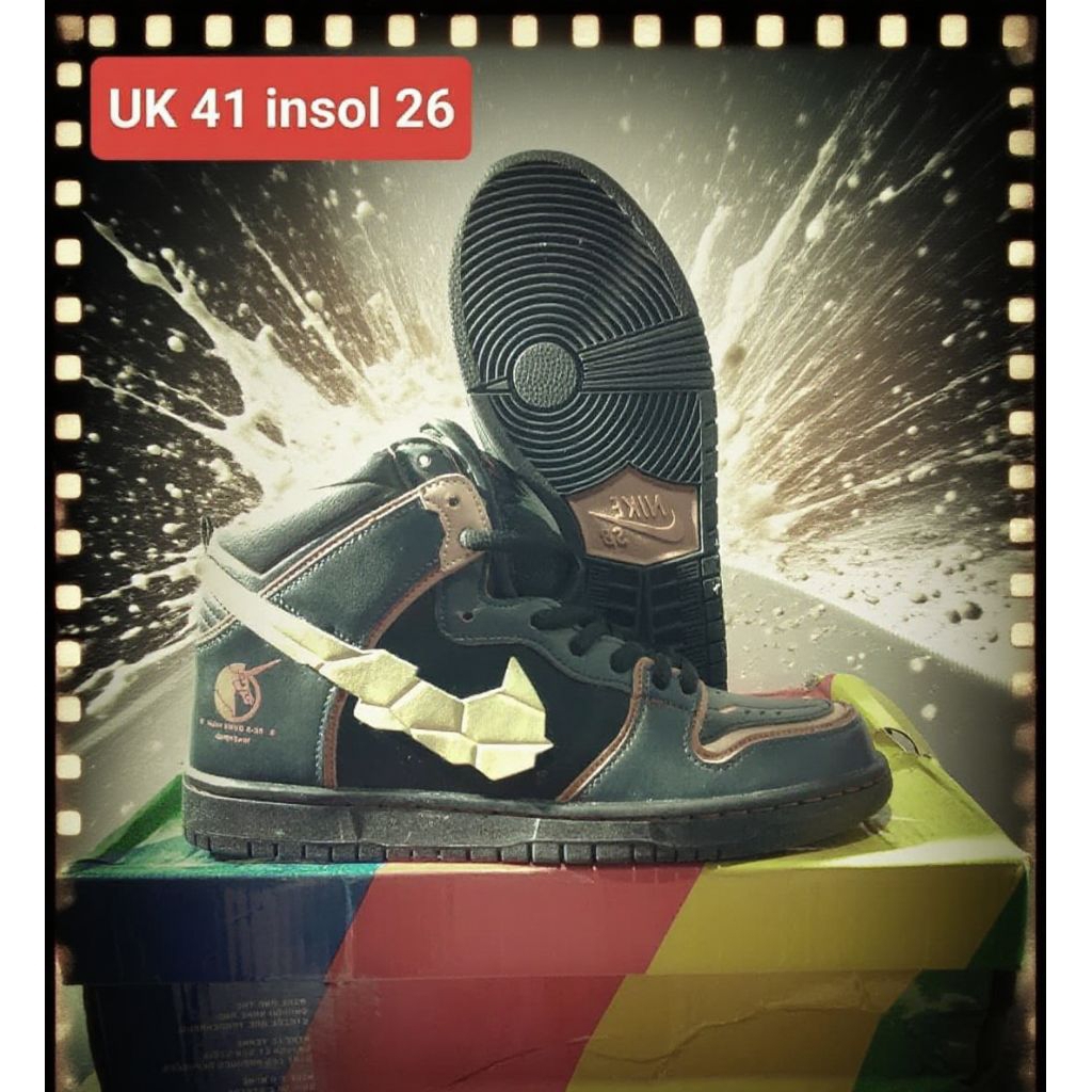 Sepatu Sneakers Kolaborasi Waralaba Anime Mobile Suit Gundam Unicorn