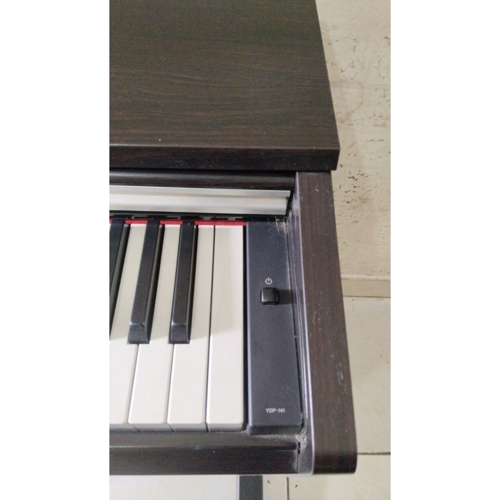 Piano yamaha Arius ydp 141 warna rosewood