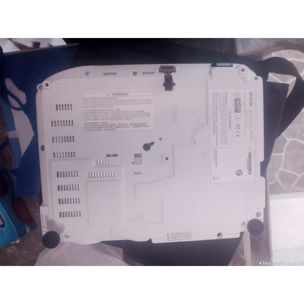 preloved Epson EB-X52 3.800 lumens