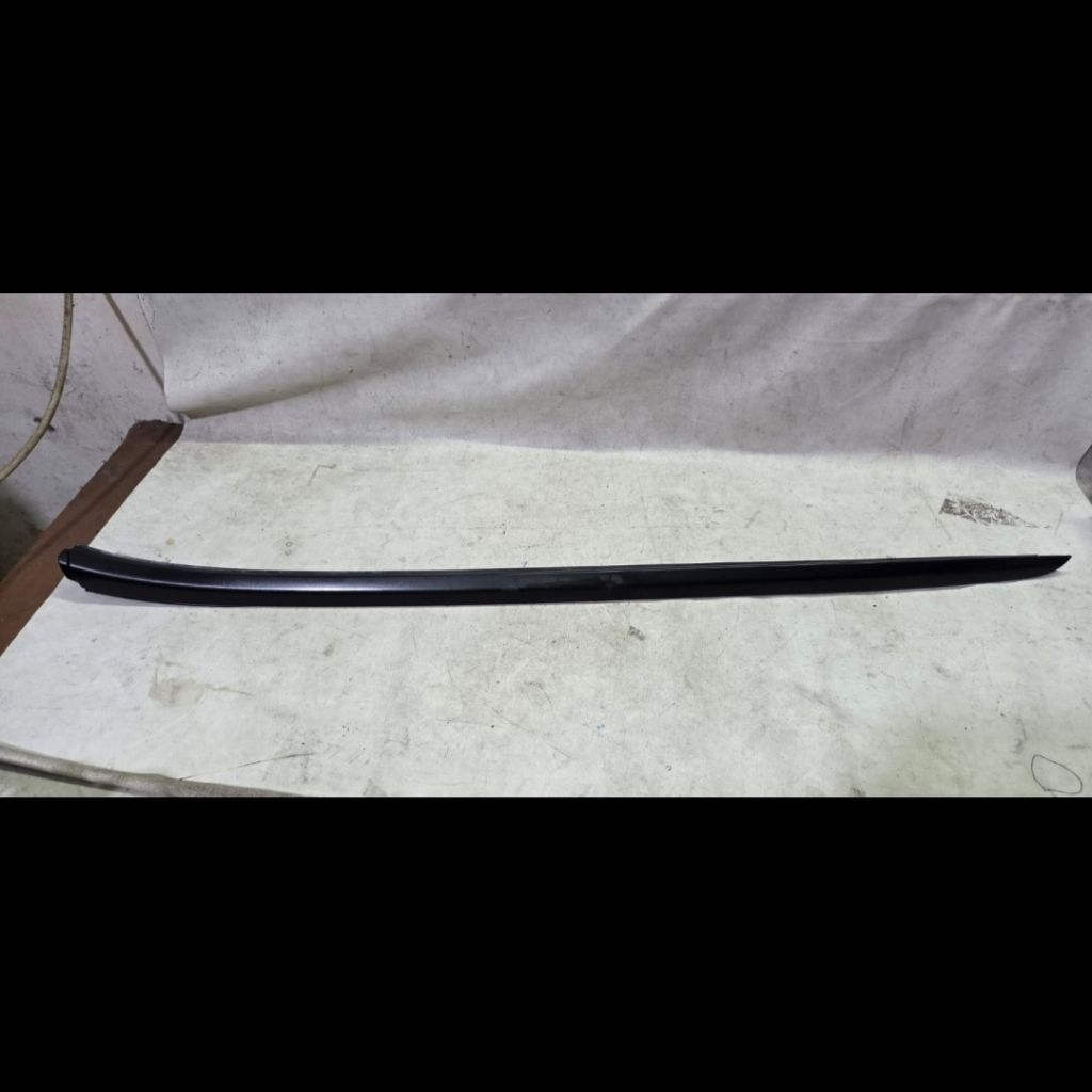 List kaca depan kiri honda stream 2002 - 2006 copotan