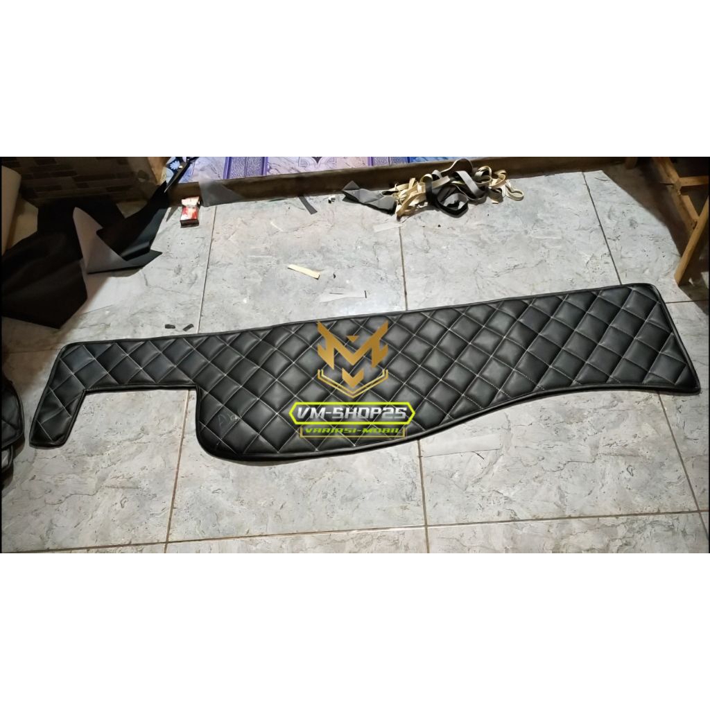 Cover Alas Dasboard Mobil Isuzu Giga NMR 71 Taplak Dashboard Mobil Truk Isuzu Giga NMR 71 Pelindung 