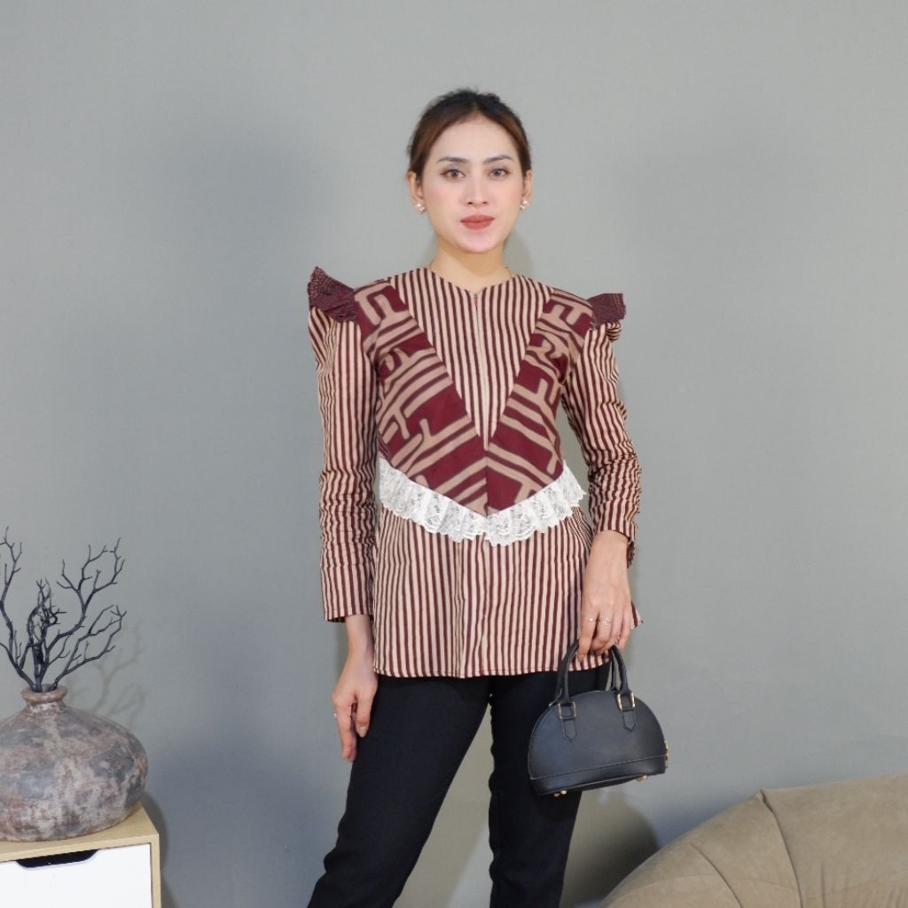 Batik Solo Trendy - Blouse Batik Melissa Dengan Bahan Katun Premium Dan Sudah Lapis Furing