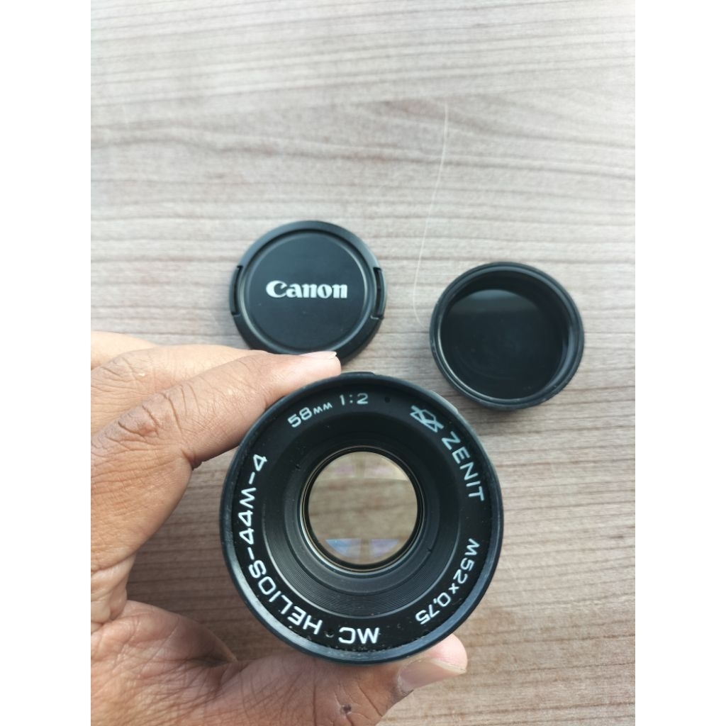 Di Jual Lensa Kamera Manual Zenit MC Helios-44M-4 58mm f/2 M52x0.75  Lensa Manual