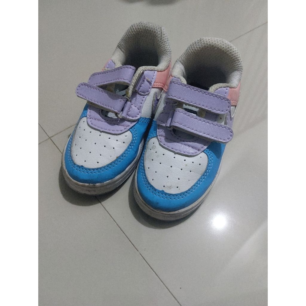 Sepatu preloved anak 2 tahun