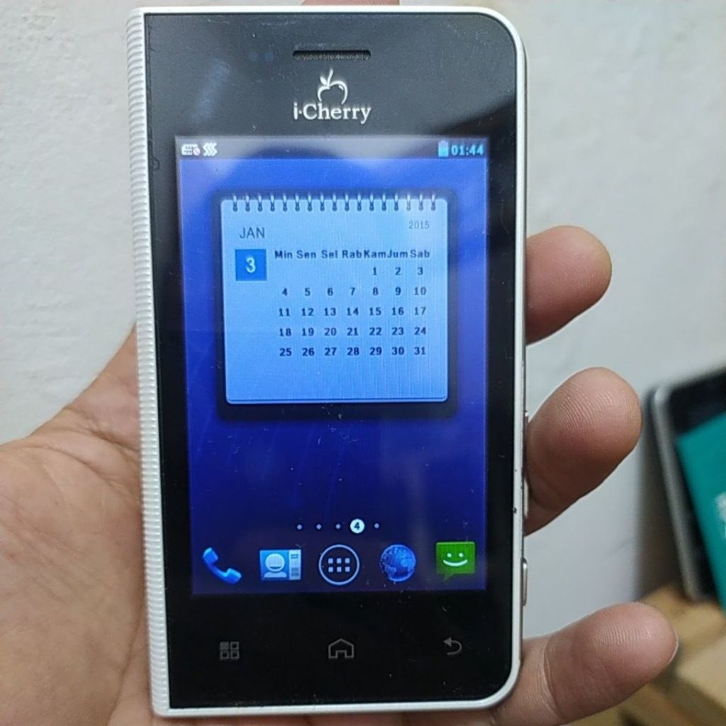 hp icherry model c222 minus kadang di pola jadi belum di tes yg lain nya layar normal