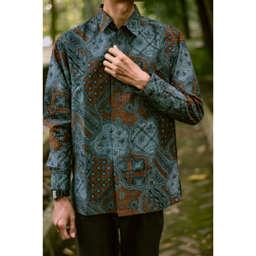 Kemeja Batik Katun Lengan Panjang Amrta Ukuran M