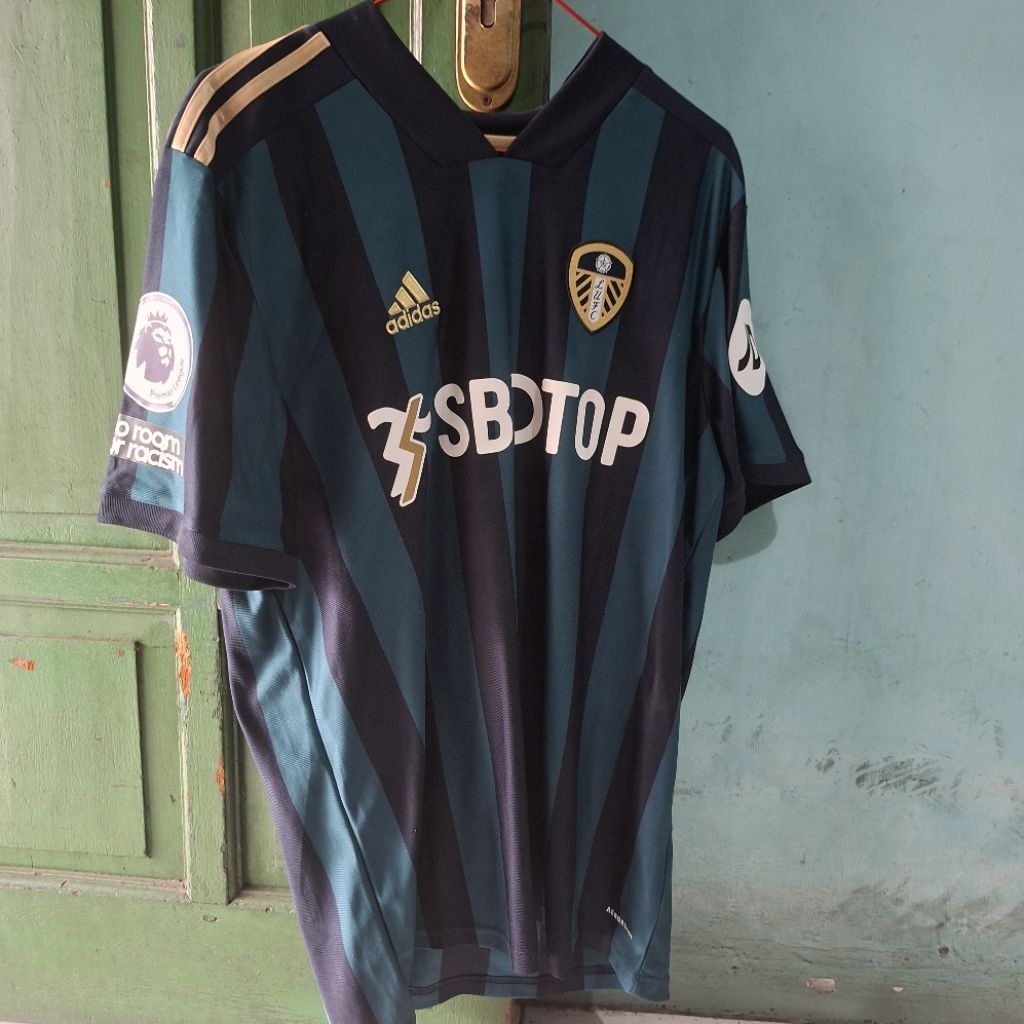 Leeds United 20/21 away. MINT. Size L