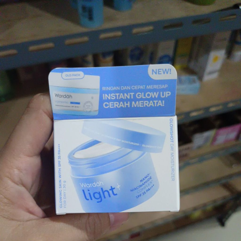 Wardah Lightening Day moisturizer cream pagi