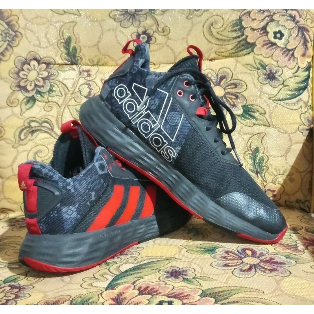 Sepatu Basket Second Adidas Own the Game 2.0. Size 39,5 Insole 25