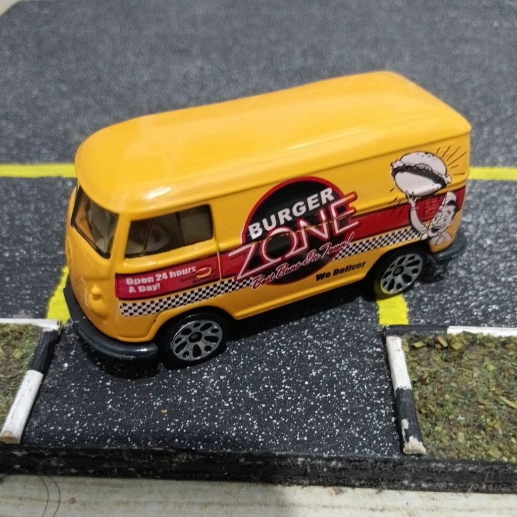 MATCHBOX VW TRANSPORTER DELIVERY VAN