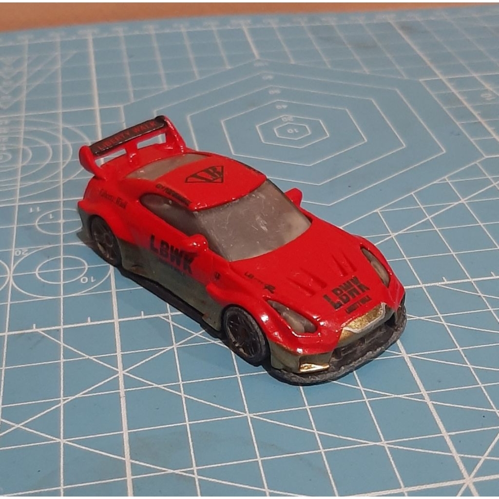 Hot wheels Nissan GTR R35 custom LBWK