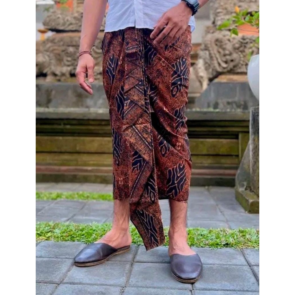 Kamen pria setengah jadi, pakaian adat bali