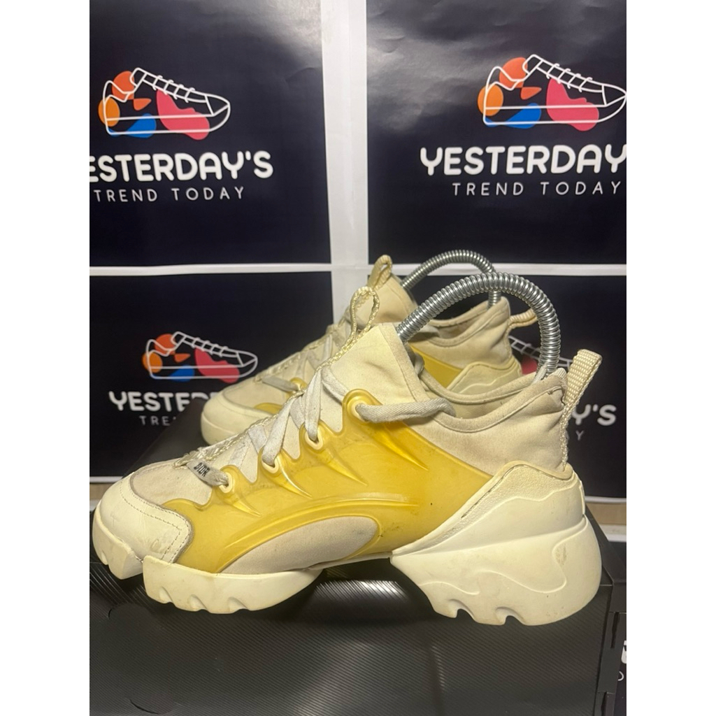 Sepatu Second Christian Dior