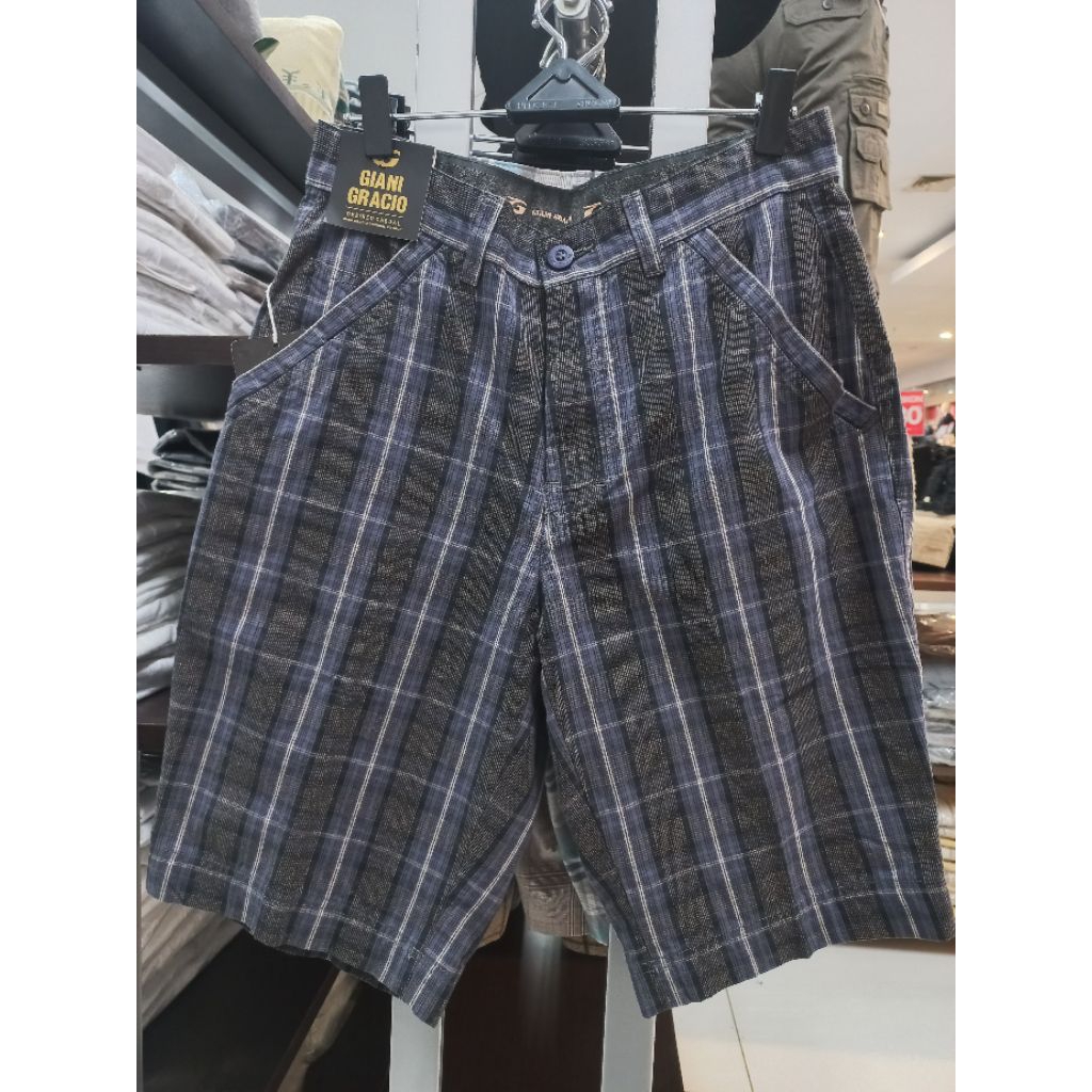 CELANA PENDEK GIANI GRACIO