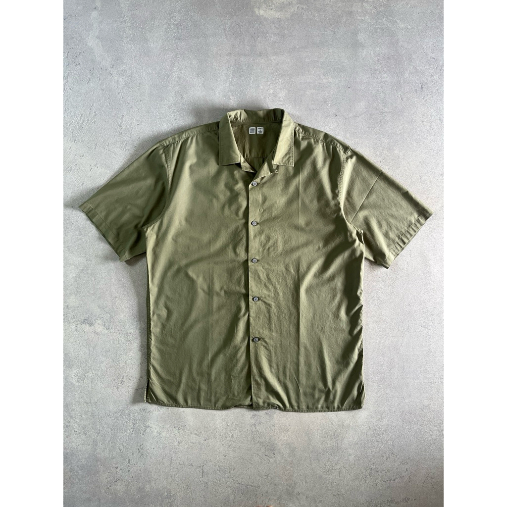 uniqlo open collar shirt