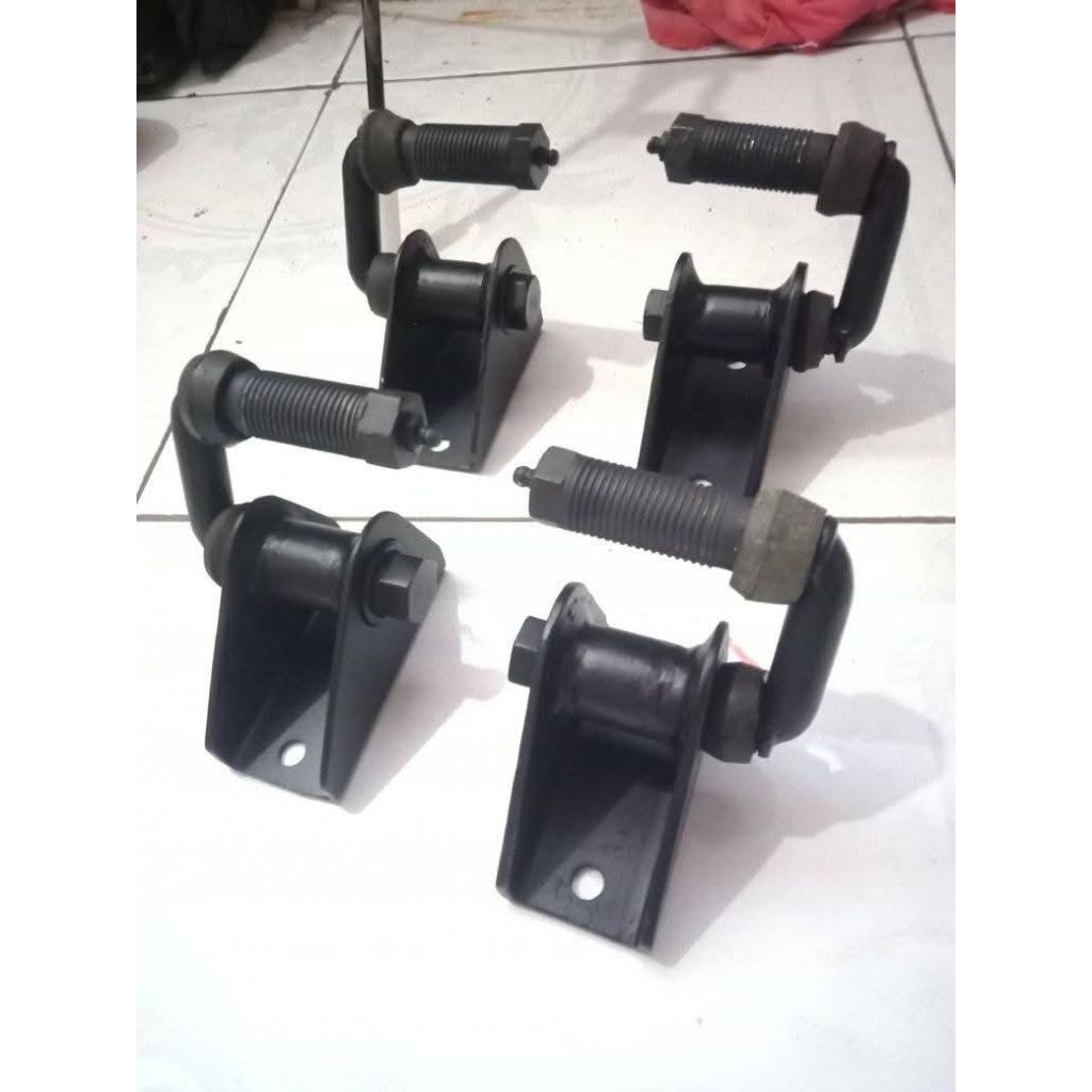 Anting Per Jeep Willys