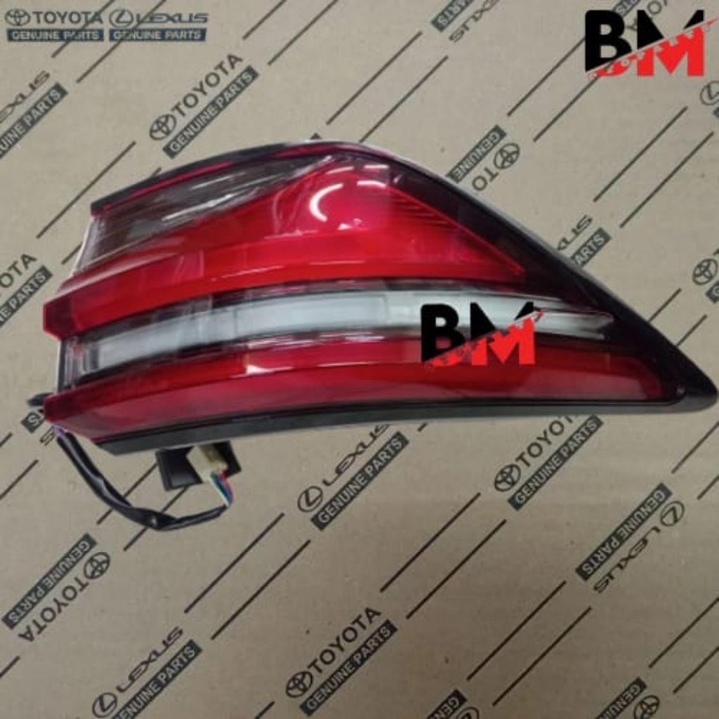 Lampu Belakang Kiri Fortuner GR Sport Original