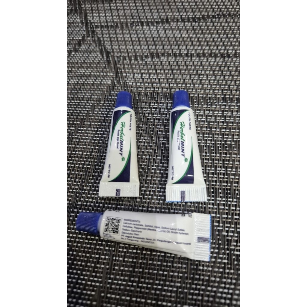 odol hotel /pasta gigi hotel 4gr