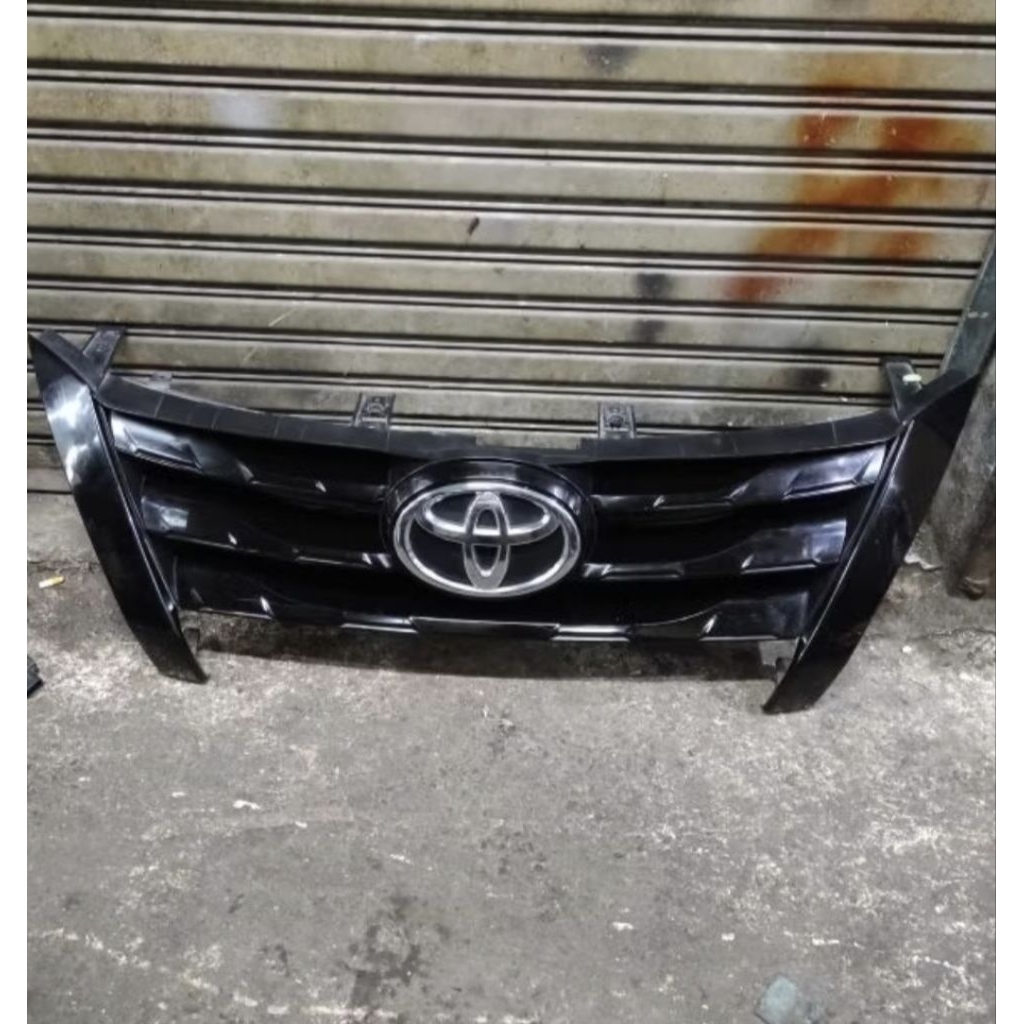 gril atas fortuner vrz trd 2017_2020 original