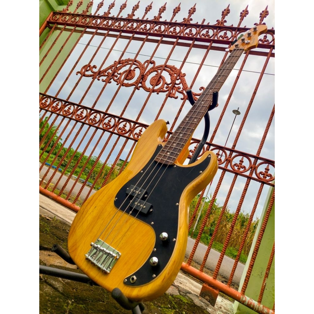Bass Elektrik Model Fender Precision