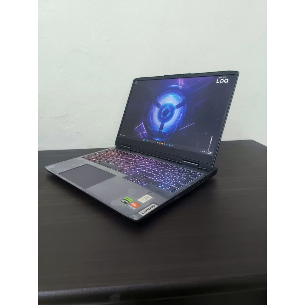 Lenovo LOQ 15APH8 Ryzen 7 7840HS RTX 4050