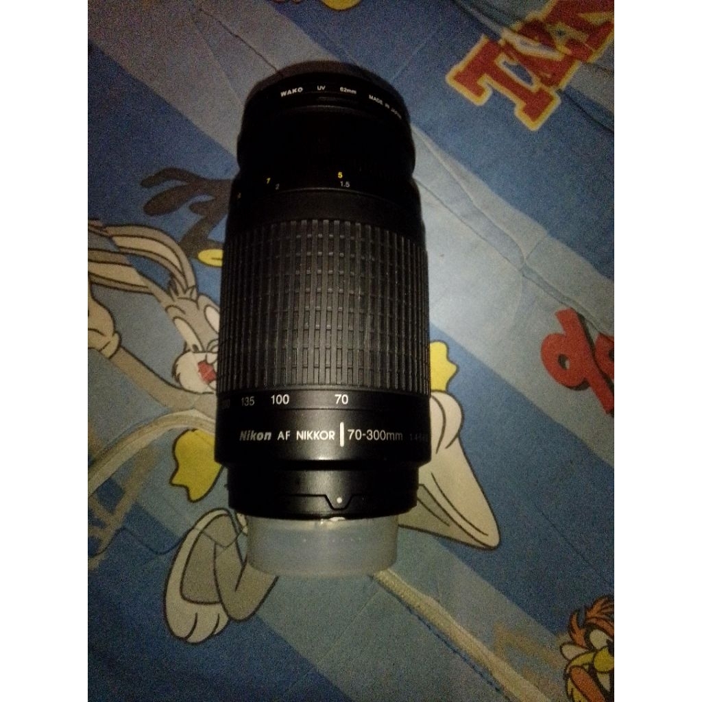 Lensa_tele_Nikon_70-300mm