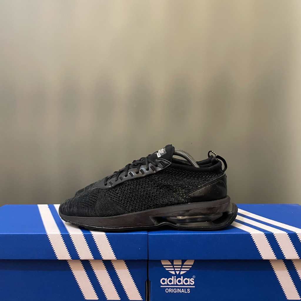 43 - Sepatu Air Max Flyknit Racer Triple Full