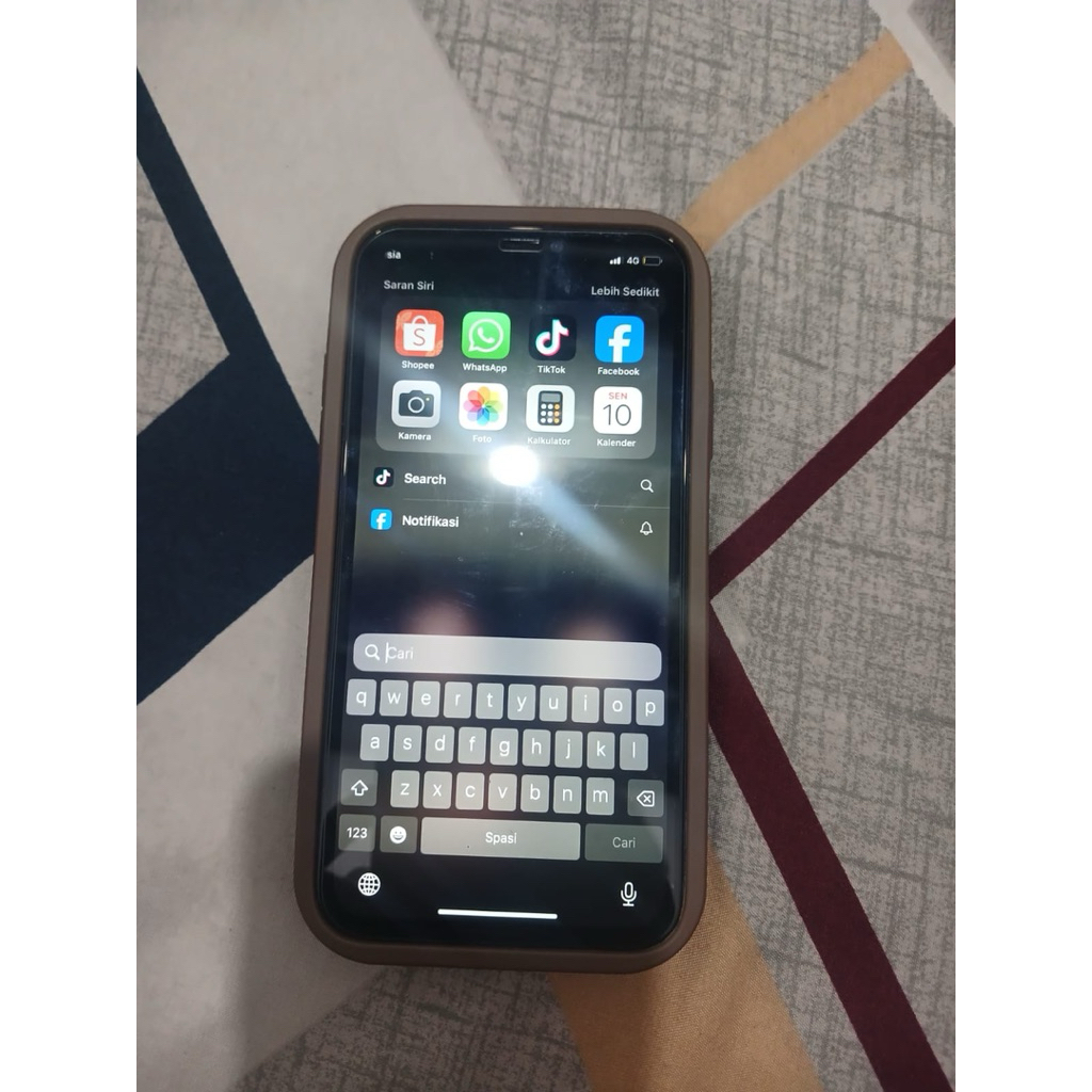 Hp iphone  11 like new