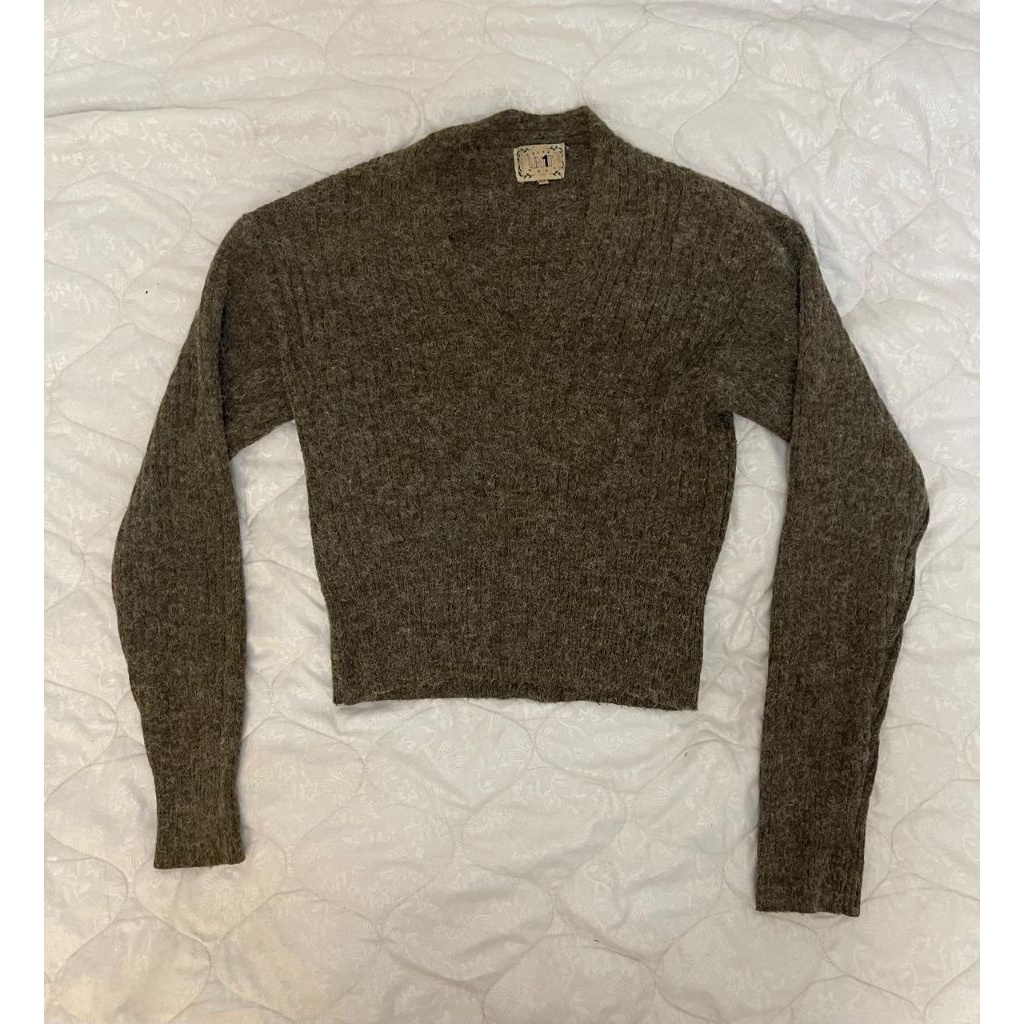 sweater bulu wanita abu