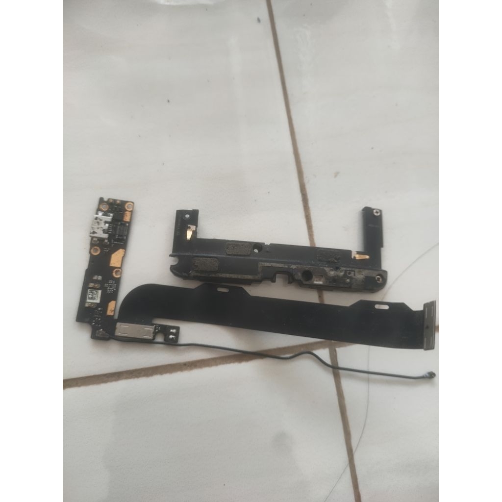 bot Bawah flexible hp Lenovo P1A42