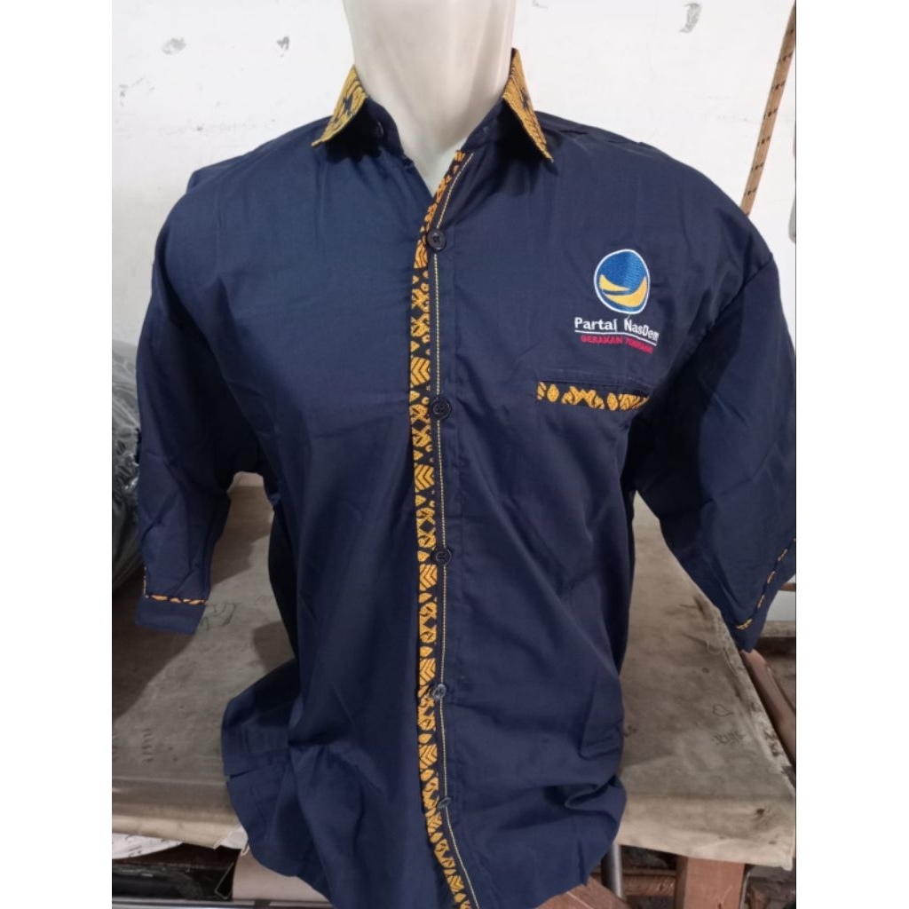 kemeja partai Nasdem