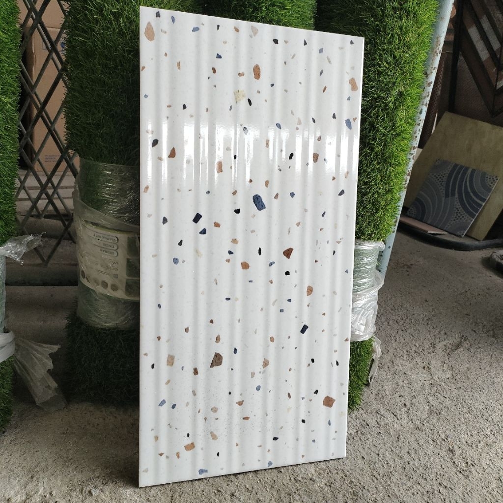 Keramik 30x60 TERASO GLOSSY - TERAZO DINDING PUTIH LAURENT WHITE cutting