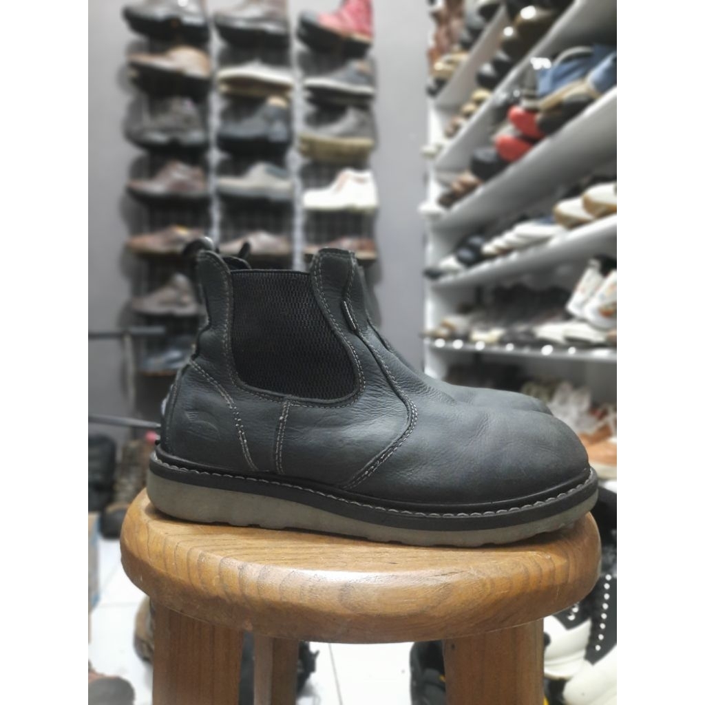 Sepatu chelsea boot AVENGER tapak moctoe size 45