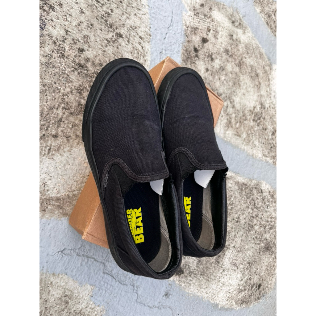 Sepatu Slip On Slop Hitam Kanvas Black