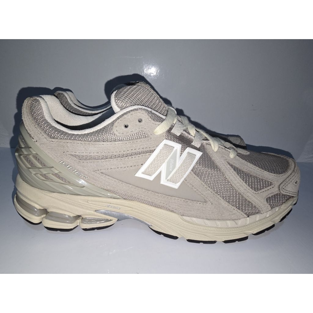 NB 1906R Beige Cream M1906RL size 45 Original/Authentic Guarantee